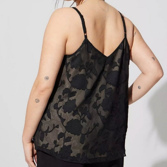 🎉HP🎉 NWT black & tan / nude look floral print Torrid Sophie swing cami 🖤 sz 4 - Picture 2 of 8